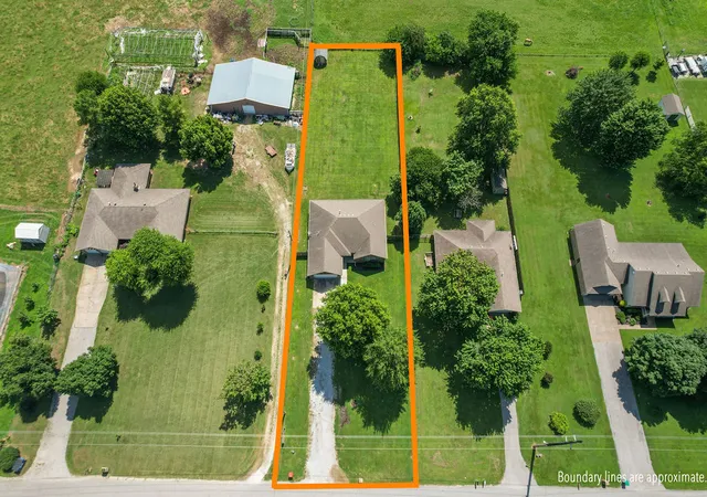 2nd image of 725 S Primrose Rd, Lowell, AR 72745 | MLS# 1352699