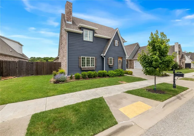 4th image of 247 N Powderhorn Dr, Fayetteville, AR 72704 | MLS# 1352390