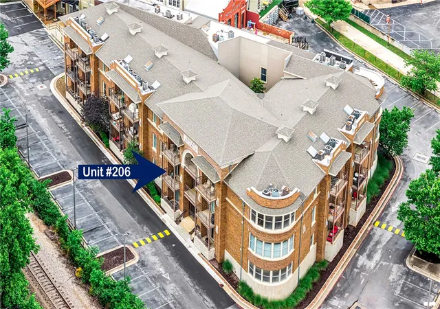 2nd image of 600 W Meadow St #206, Fayetteville, AR 72701 | MLS# 1352769