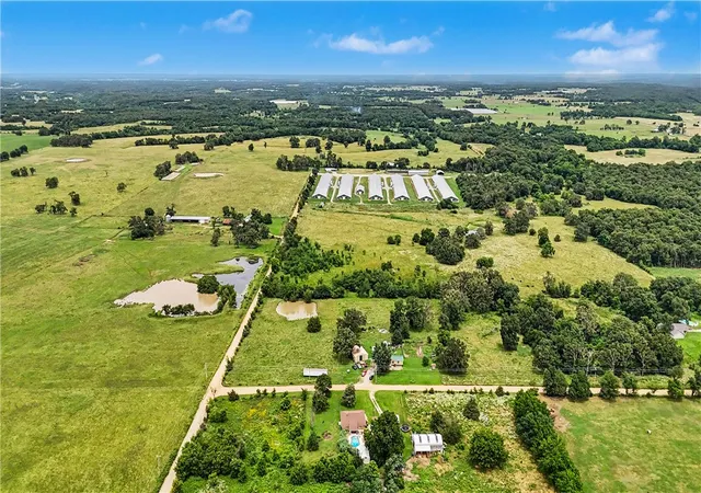 35th image of 22934 Leonard Ranch Rd, Gravette, AR 72736 | MLS# 1352312