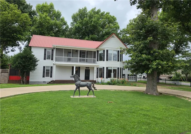 2nd image of 1715 Garland Ave, Fayetteville, AR 72703 | MLS# 1352809
