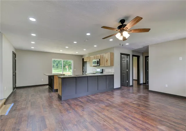 Homes for sale in Cassville, MO | 606 Old Exeter, Cassville, MO 65625 | MLS# 1352408
