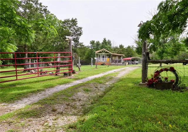 Homes for sale in Cassville, MO | 25086 State Hwy M, Cassville, MO 65625 | MLS# 1352821