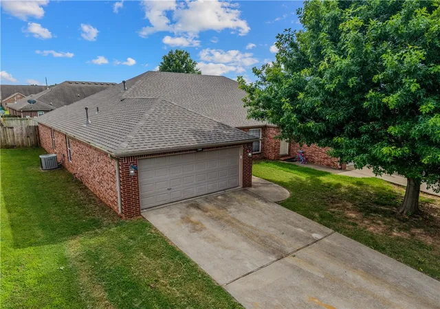Homes for sale in Centerton, AR | 286-288 W Copper Oaks Dr, Centerton, AR 72719 | MLS# 1352842