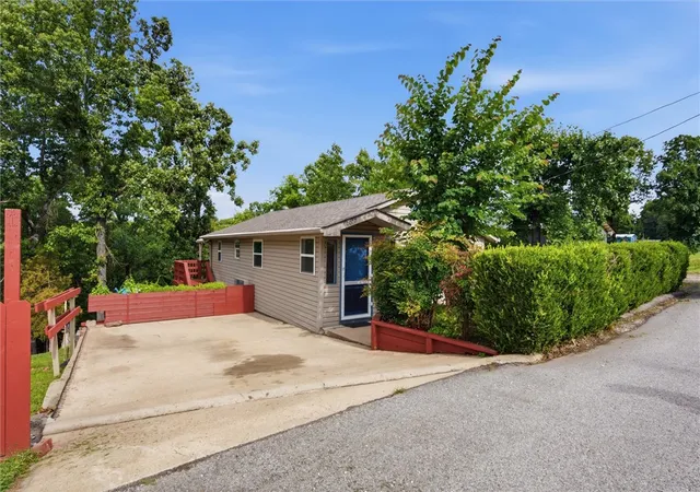 1st image of 10007 Summit Dr, Rogers, AR 72758 | MLS# 1352156