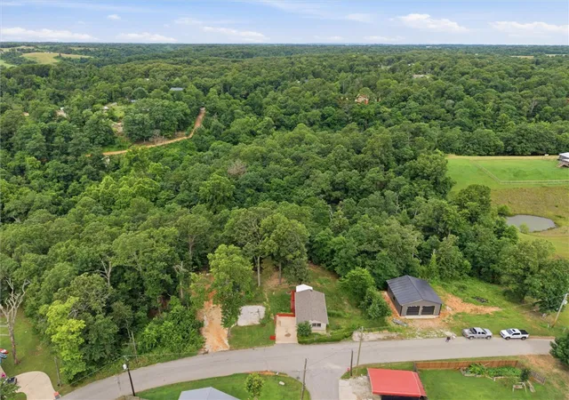 Photo 3 of Single family home for sale at 10007 Summit Dr, Rogers, AR 72758 | MLS# 1352156 | Listing updated on 2026-08-26