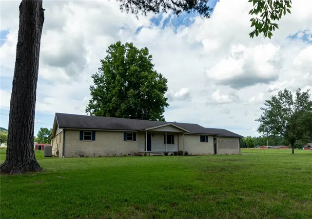 Homes for sale in Russellville, AR | 232 Center Valley Rd, Russellville, AR 72802 | MLS# 1352562