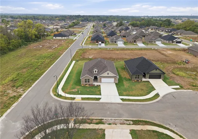 Photo 33 of Single family home for sale at 2300 Cassidy Ct, Siloam Springs, AR 72761 | MLS# 1352767 | Listing updated on 2026-10-10