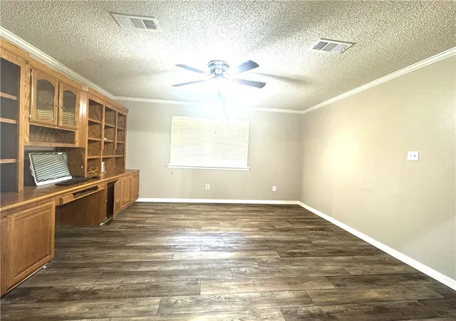 Photo 3 of Single family home for sale at 1312 Ridgewood Dr, Russellville, AR 72801 | MLS# 1352472 | Listing updated on 2026-06-25