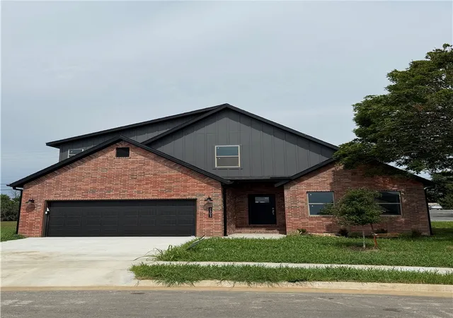 1st image of 2303 Cassidy Ct, Siloam Springs, AR 72761 | MLS# 1352276