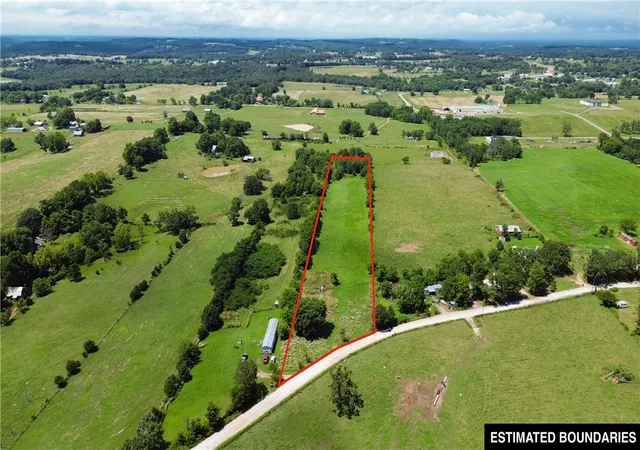 2nd image of 20028 Kirklane Rd, Lincoln, AR 72744 | MLS# 1352945