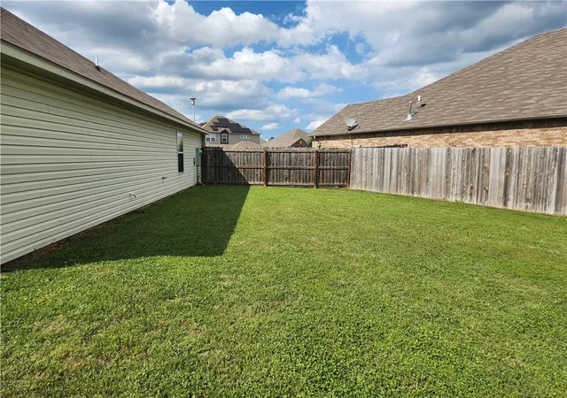 4th image of 2607 Whispering Woods Ct, Lowell, AR 72745 | MLS# 1352938