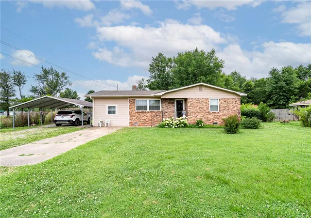 Homes for sale in Rogers, AR | 701 Sumac St, Rogers, AR 72756 | MLS# 1352561