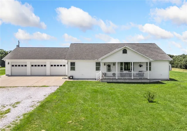 2nd image of 6047 Wade Rd, Harrison, AR 72601 | MLS# 1353039