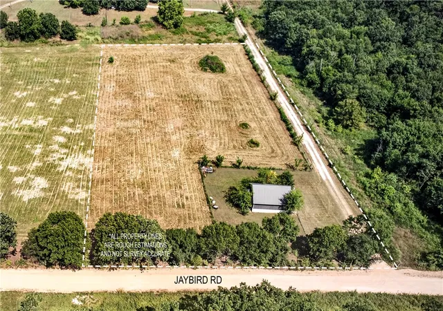 13th image of 10916 Jaybird Rd, Gravette, AR 72736 | MLS# 1353051