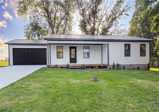 2nd image of 180 Creekview Rd, Harrison, AR 72601 | MLS# 1352923