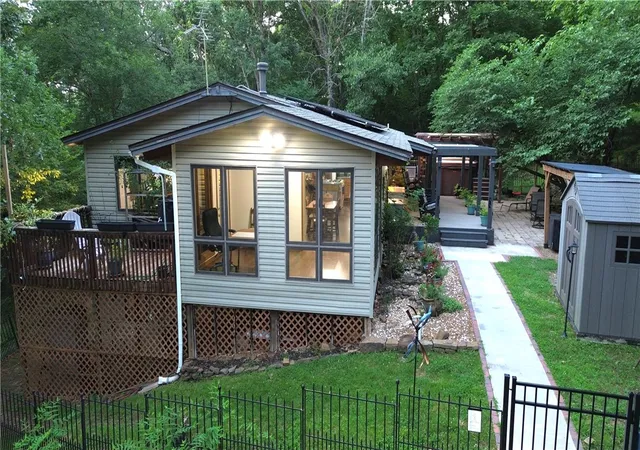 3rd image of 1524 N Hunter Dr, Fayetteville, AR 72701 | MLS# 1352808