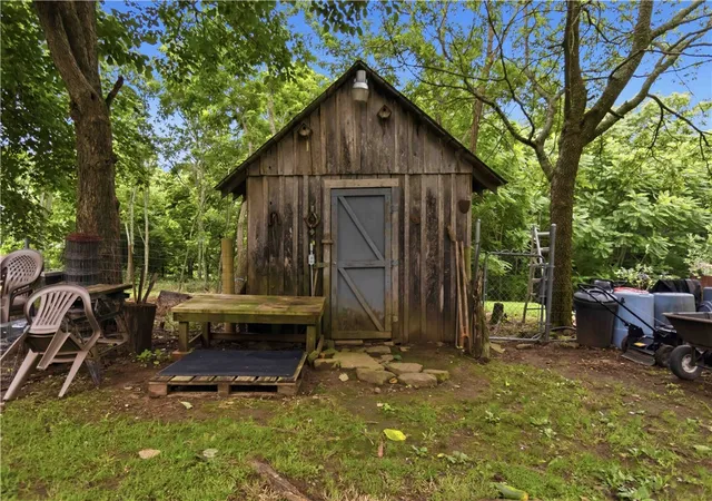 27th image of 10193 E Devils Den Rd, Winslow, AR 72959 | MLS# 1352595