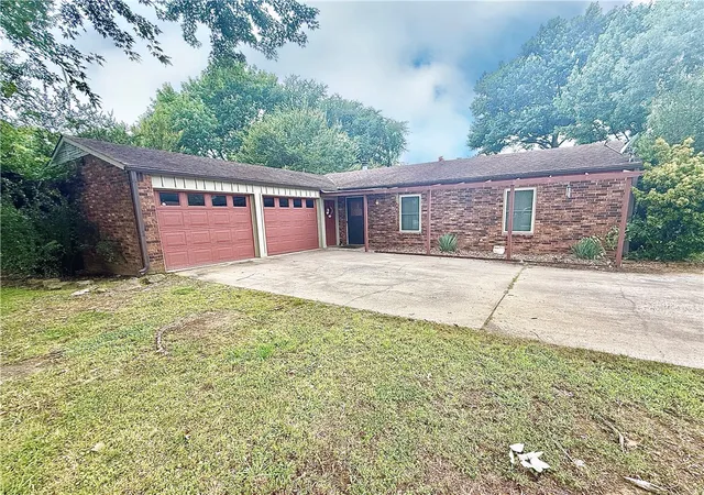 Homes for sale in Russellville, AR | 1711 N University Dr, Russellville, AR 72801 | MLS# 1352970