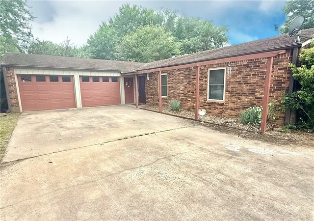Homes for sale in Russellville, AR | 1711 N University Dr, Russellville, AR 72801 | MLS# 1352970