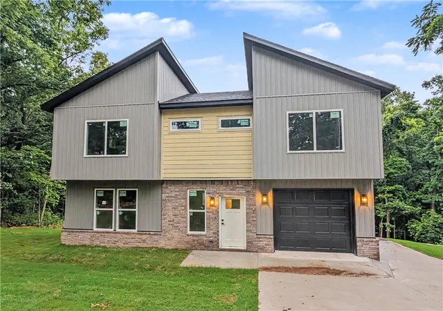 1st image of 19 Francis Ln, Bella Vista, AR 72715 | MLS# 1352845