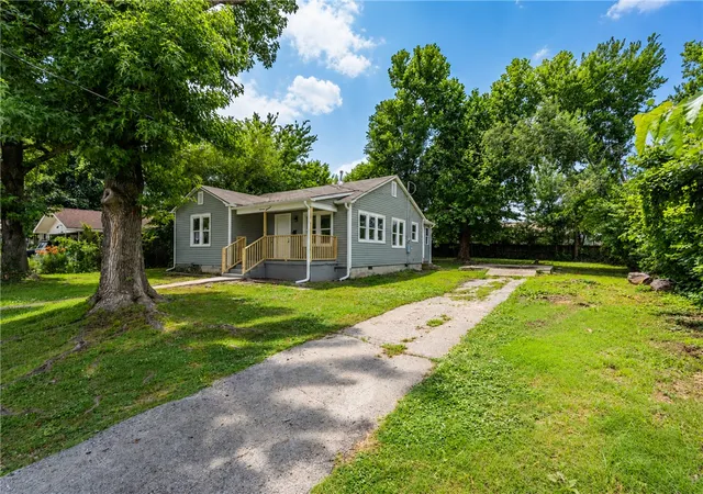 19th image of 1400 S 4th St, Rogers, AR 72756 | MLS# 1353118