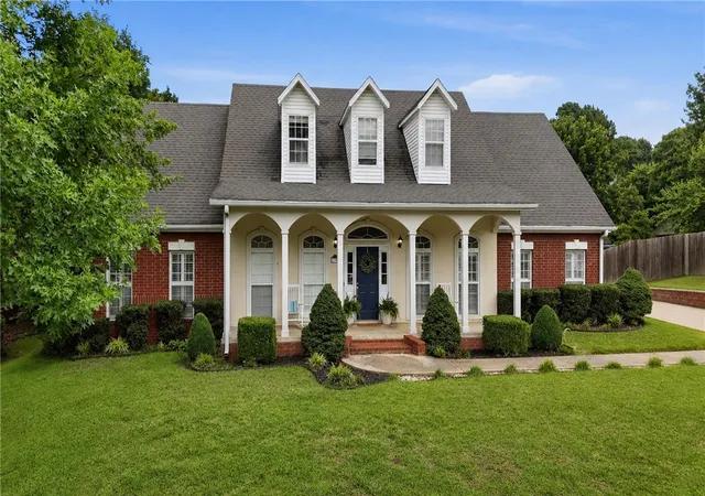 1st image of 790 E Emerson Ln, Fayetteville, AR 72701 | MLS# 1353182