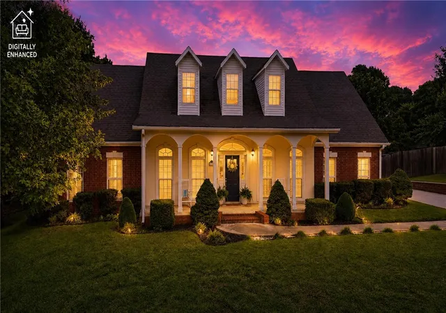 2nd image of 790 E Emerson Ln, Fayetteville, AR 72701 | MLS# 1353182