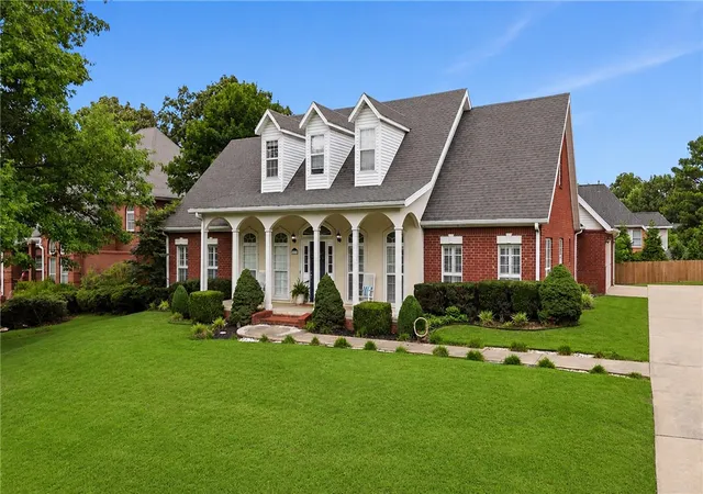3rd image of 790 E Emerson Ln, Fayetteville, AR 72701 | MLS# 1353182