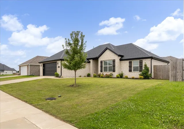 Photo 2 of Sale Pending at 373 W Taverner, Farmington, AR 72730 | MLS# 1352930 | Listing updated on 2026-07-14