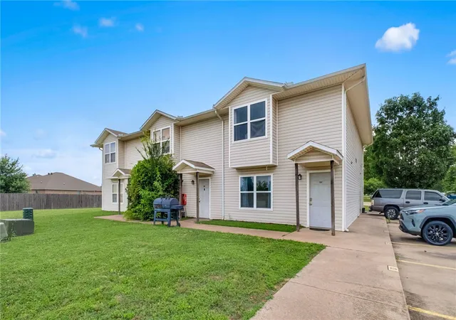 2nd image of 372 Erin Pl, Springdale, AR 72764 | MLS# 1352278
