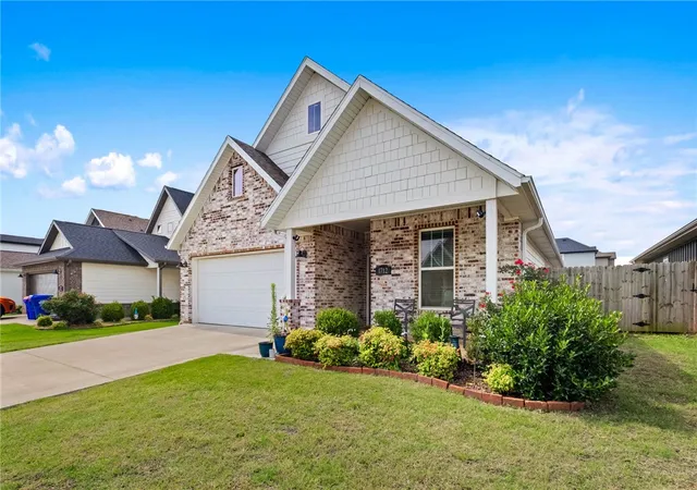Homes for sale in Rogers, AR | 1712 W Broadway Pl, Rogers, AR 72758 | MLS# 1352781