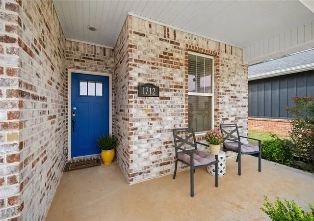 Homes for sale in Rogers, AR | 1712 W Broadway Pl, Rogers, AR 72758 | MLS# 1352781