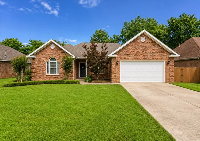 1st image of 319 Bluff Dr, Lowell, AR 72745 | MLS# 1353288