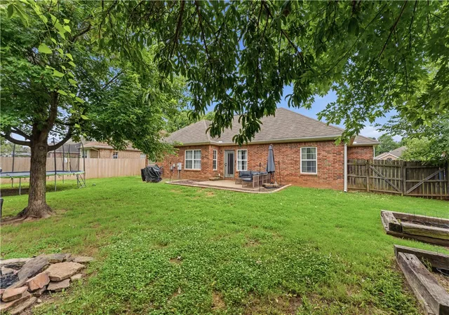 4th image of 319 Bluff Dr, Lowell, AR 72745 | MLS# 1353288