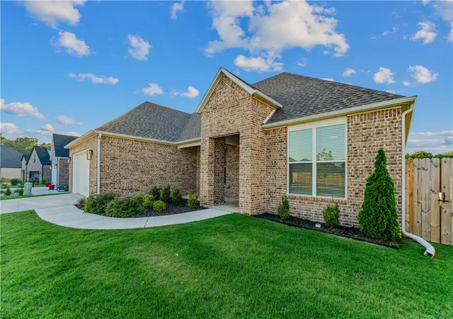 3rd image of 2967 N Grey Squirrel Dr, Fayetteville, AR 72704 | MLS# 1353211