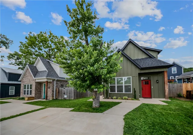 2nd image of 3026 & 3022 Old Farmington Rd, Fayetteville, AR 72704 | MLS# 1353268