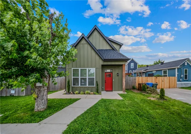3rd image of 3026 & 3022 Old Farmington Rd, Fayetteville, AR 72704 | MLS# 1353268