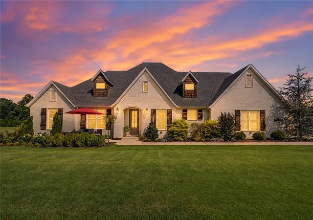1st image of 1374 S Spring Loop, Fayetteville, AR 72703 | MLS# 1353097