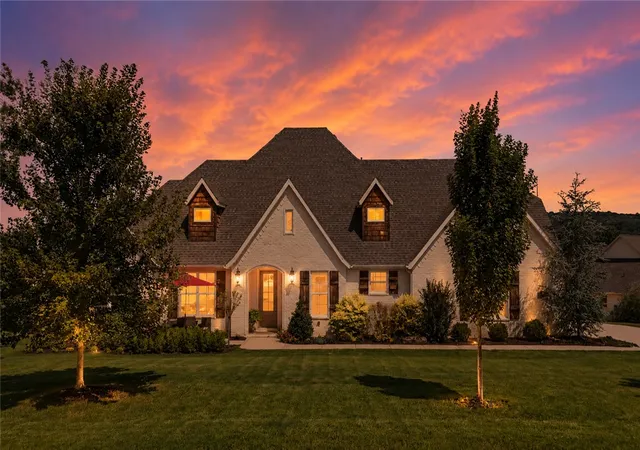 2nd image of 1374 S Spring Loop, Fayetteville, AR 72703 | MLS# 1353097
