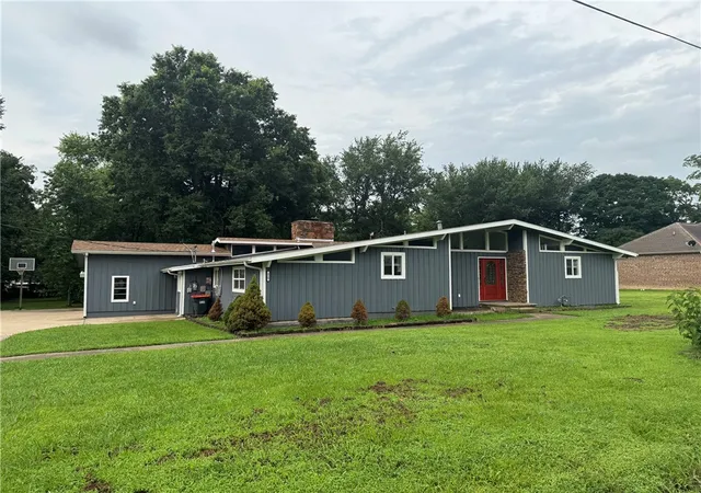 1st image of 410 E Adams St, Lincoln, AR 72744 | MLS# 1353319