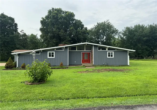 2nd image of 410 E Adams St, Lincoln, AR 72744 | MLS# 1353319