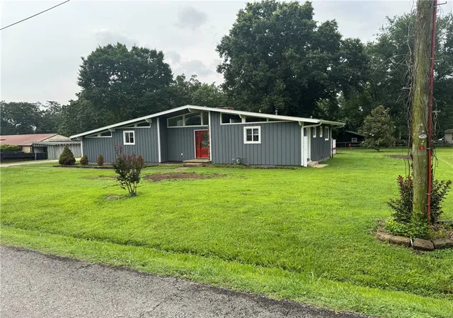 3rd image of 410 E Adams St, Lincoln, AR 72744 | MLS# 1353319