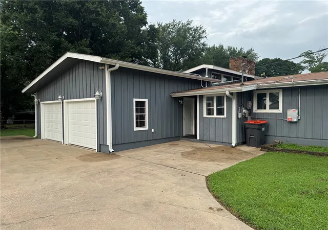 4th image of 410 E Adams St, Lincoln, AR 72744 | MLS# 1353319