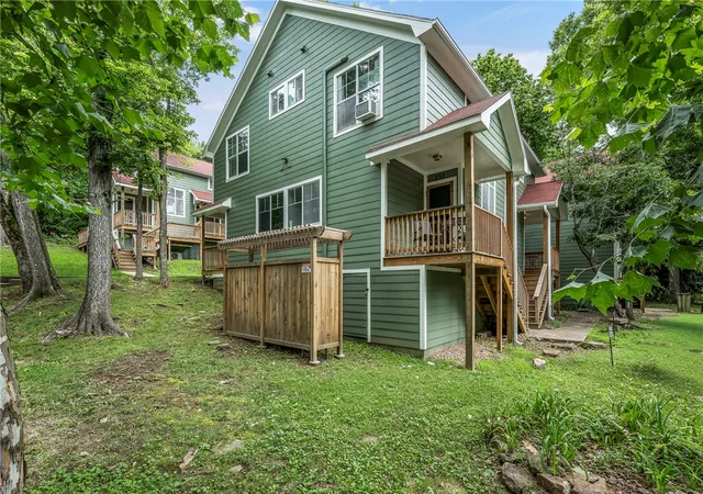 15th image of 233 Gregg Ave, Fayetteville, AR 72701 | MLS# 1352836