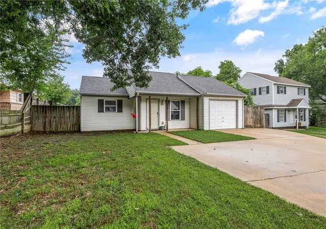 1st image of 1906 S Cypress Pl, Springdale, AR 72762 | MLS# 1353128