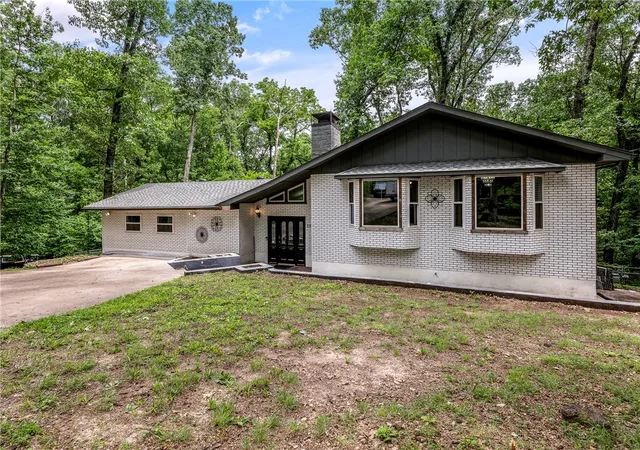 1st image of 18 Cardinal Ct, Rogers, AR 72756 | MLS# 1352840