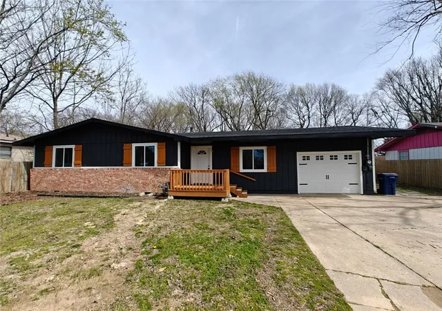 Homes for sale in Siloam Springs, AR | 217 S Skilern St, Siloam Springs, AR 72761 | MLS# 1353079