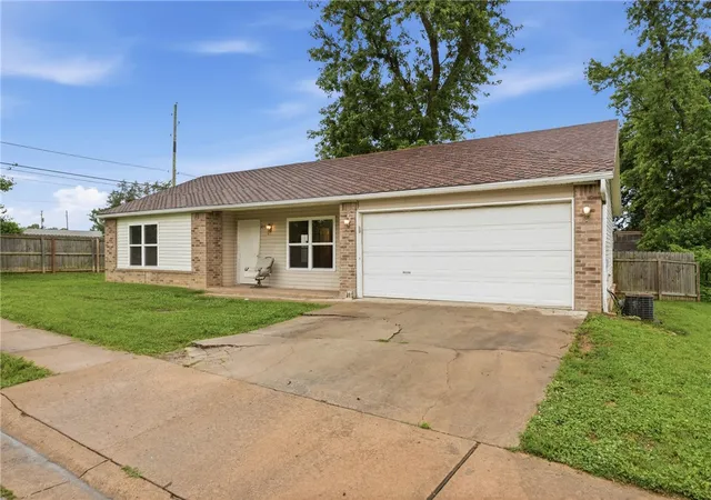 Homes for sale in Springdale, AR | 600 Huckleberry Ln, Springdale, AR 72764 | MLS# 1353347