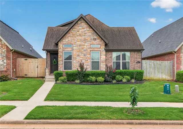 Homes for sale in Bentonville, AR | 3209 Sw Stoneway Ave, Bentonville, AR 72713 | MLS# 1352549